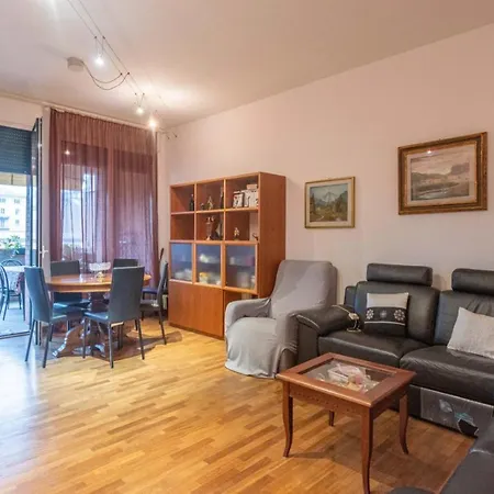 Masini 56, Apartment